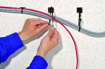 Standardno samolepilno pritrdilna podnožje za kabelske vezice Q-serije